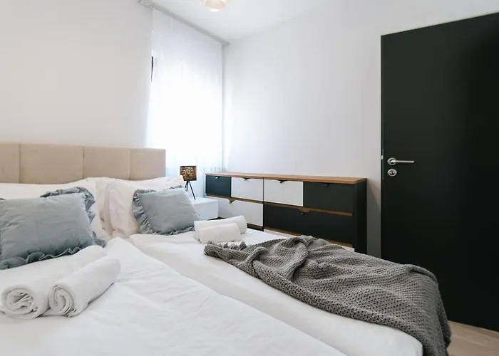 La Ze * רוגוזניצה